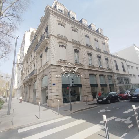 LOGEMENT DE CARACTÈRE DANS TRIANGLE D’OR ou INVESTISSEMENT LOCATIF –