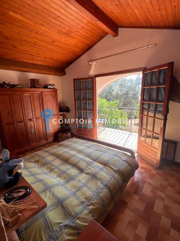 Maison
                                                                                                                                                                                                                                                                                                                        4 pièce(s)                                                                                                                                                                                                          3 chambre(s)                                                                                                                                                                                                          160  m²