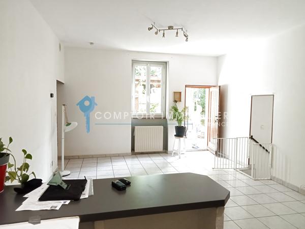 Appartement
                                                                                                                                                                                                                                                                                                                        2 pièce(s)                                                                                                                                                                                                          1 chambre(s)                                                                                                                                                                                                          54  m²