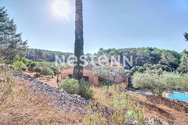 A VENDRE à LORGUES ! MAISON PROVENÇALE AVEC DÉPENDANCE, PISCINE ET VUE