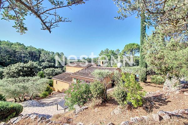 A VENDRE à LORGUES ! MAISON PROVENÇALE AVEC DÉPENDANCE, PISCINE ET VUE