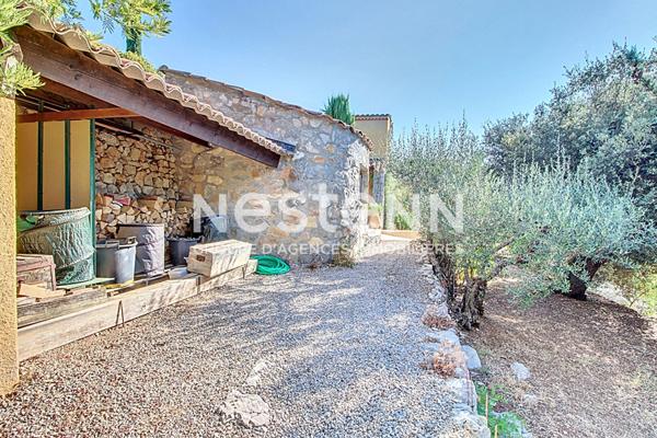 A VENDRE à LORGUES ! MAISON PROVENÇALE AVEC DÉPENDANCE, PISCINE ET VUE