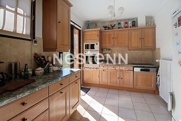 A VENDRE à LORGUES ! MAISON PROVENÇALE AVEC DÉPENDANCE, PISCINE ET VUE