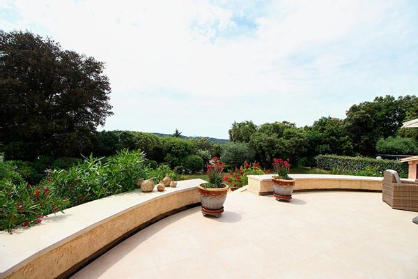 À VENDRE EN VIAGER OCCUPÉ - MAISON INDIVIDUELLE DE PLAIN-PIED à LORGUES