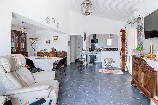 À VENDRE EN VIAGER OCCUPÉ - MAISON INDIVIDUELLE DE PLAIN-PIED à LORGUES