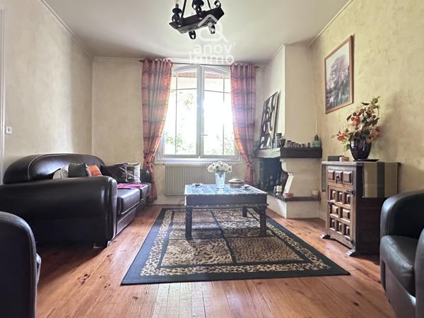 Maison
                                                                                                                                                                                                                                                                                                                        7 pièce(s)                                                                                                                                                                                                          5 chambre(s)                                                                                                                                                                                                          175  m²