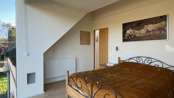 Propriete
                                                                                                                                                                                                                                                                                                                        5 pièce(s)                                                                                                                                                                                                          4 chambre(s)                                                                                                                                                                                                          175  m²