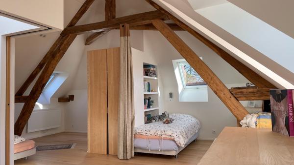 Propriete
                                                                                                                                                                                                                                                                                                                        5 pièce(s)                                                                                                                                                                                                          4 chambre(s)                                                                                                                                                                                                          175  m²