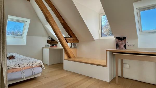 Propriete
                                                                                                                                                                                                                                                                                                                        5 pièce(s)                                                                                                                                                                                                          4 chambre(s)                                                                                                                                                                                                          175  m²