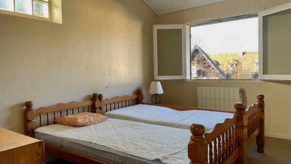 Propriete
                                                                                                                                                                                                                                                                                                                        5 pièce(s)                                                                                                                                                                                                          4 chambre(s)                                                                                                                                                                                                          175  m²