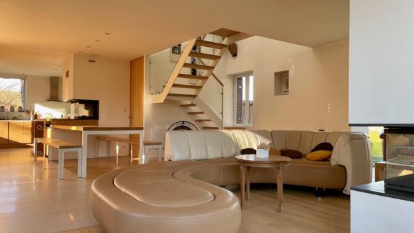 Propriete
                                                                                                                                                                                                                                                                                                                        5 pièce(s)                                                                                                                                                                                                          4 chambre(s)                                                                                                                                                                                                          175  m²