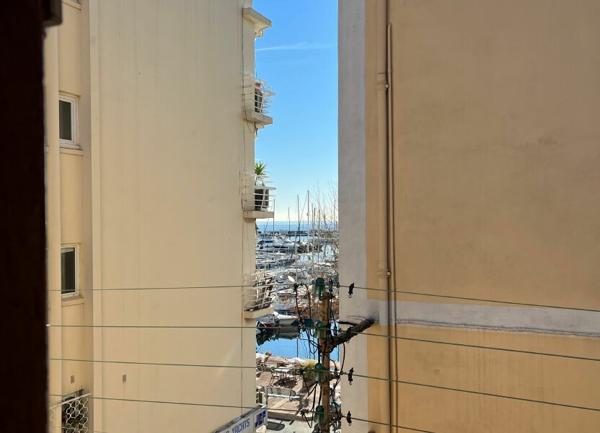Appartement à louer    1 pièce • 23,61 m2 Golfe Juan - Vallauris