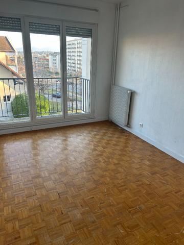 Appartement T4  ferney-Voltaire centre AH 431