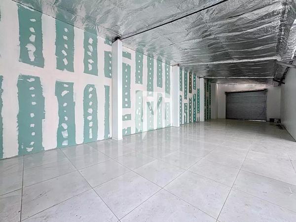 Dpt Guyane (973), à louer MATOURY local commercial de 113 m² situé au RDC