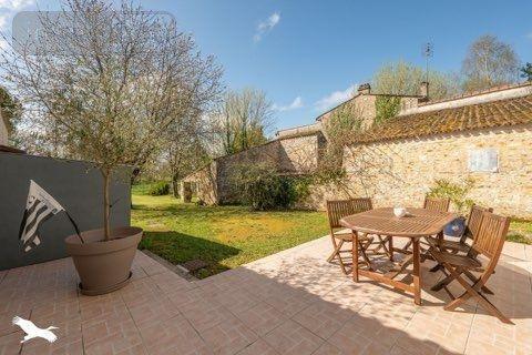Maison rurale à vendre à Meursac en Charente-Maritime (17120), ref : 02063