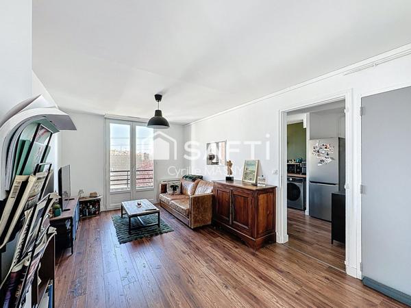 Appartement rénové avec goût, 2 chambres et garage