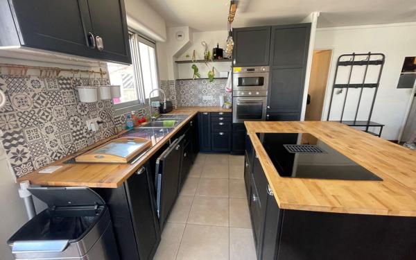 Appartement à louer    3 pièces • 66,66 m2 Paris 19