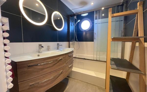 Appartement à louer    3 pièces • 66,66 m2 Paris 19