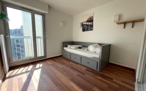 Appartement à louer    3 pièces • 66,66 m2 Paris 19
