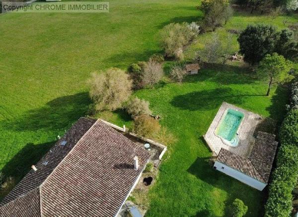 Vente                                                      Maison
                        
                     6 pièces                      211 m2                     à Marmande