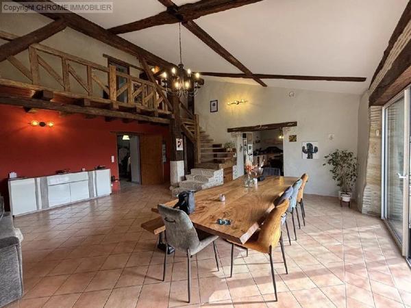 Vente                                                      Maison
                        
                     6 pièces                      211 m2                     à Marmande