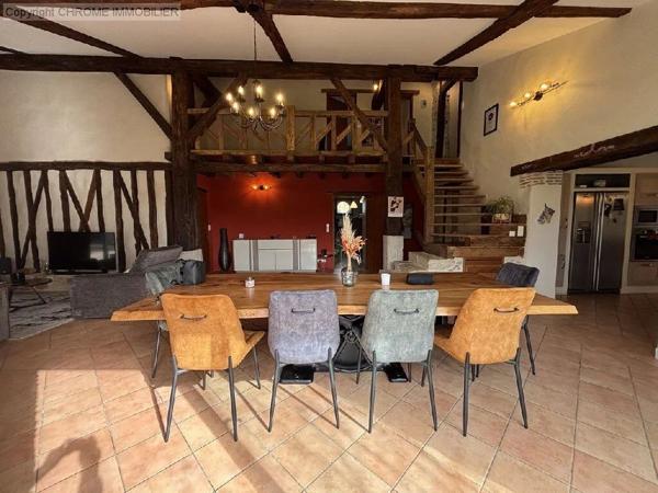 Vente                                                      Maison
                        
                     6 pièces                      211 m2                     à Marmande