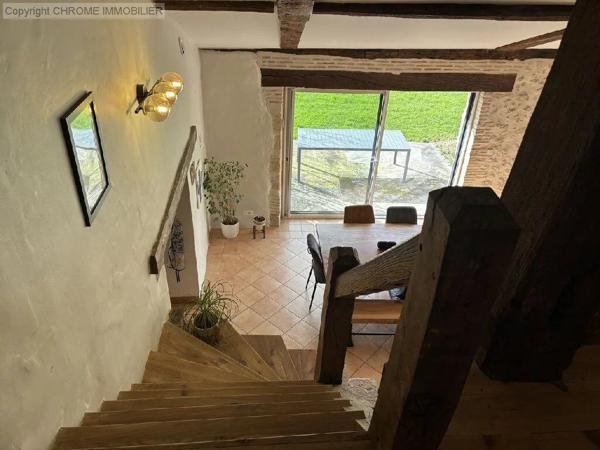 Vente                                                      Maison
                        
                     6 pièces                      211 m2                     à Marmande