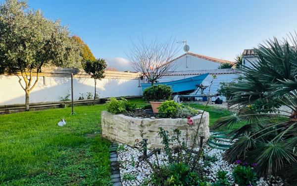 Maison à vendre    4 pièces •  La Flotte