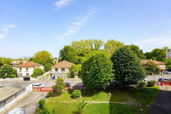 T2 29,37 m² rénové haut de gamme – Vue dégagée – Métro A Cusset