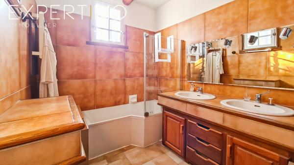 Vabres (30460) Maison de 307 m² habitables - 10 pièces - piscine - terrain de 10 000 m²