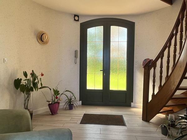 Maison - 7 pièces - 210 m²