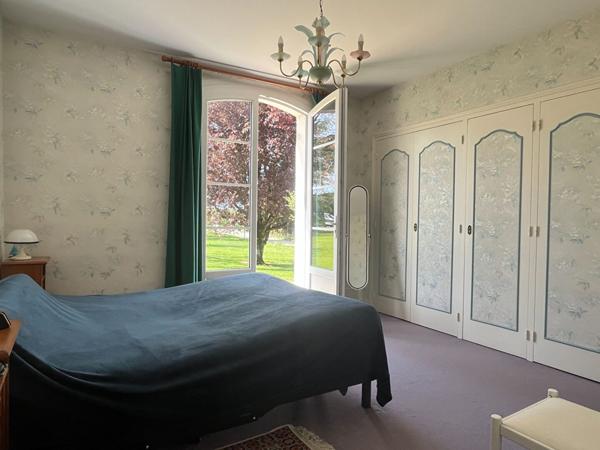 Maison - 7 pièces - 210 m²