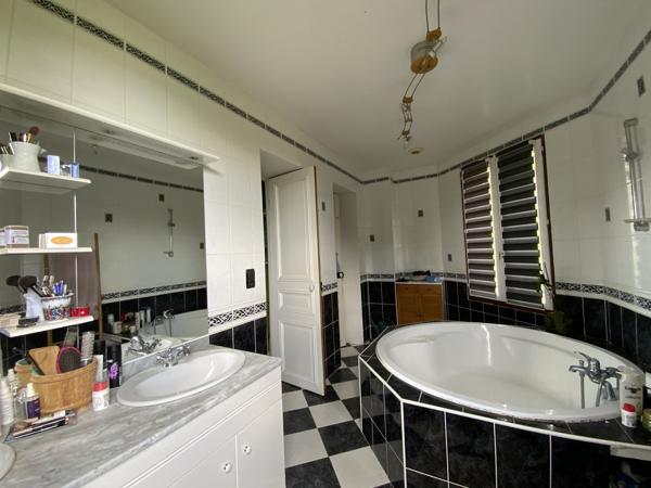 Maison 9 pièces - 235 m² Exclusivité efficity