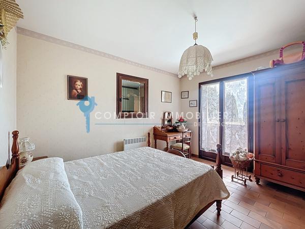 Maison
                                                                                                                                                                                                                                                                                                                        6 pièce(s)                                                                                                                                                                                                          5 chambre(s)                                                                                                                                                                                                          180  m²