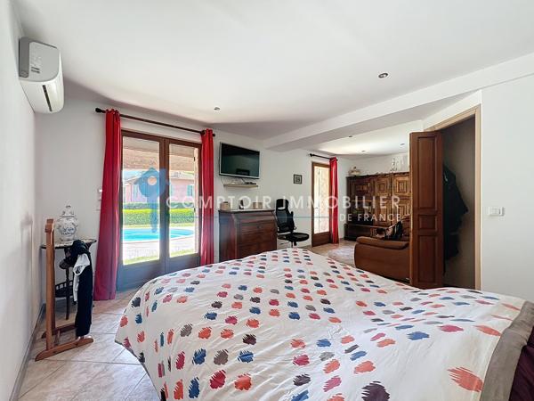 Maison
                                                                                                                                                                                                                                                                                                                        6 pièce(s)                                                                                                                                                                                                          5 chambre(s)                                                                                                                                                                                                          180  m²