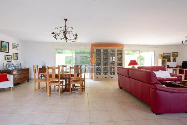 Vente Villa 8 pièces 224 m2 à Apt