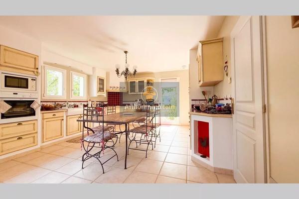 Vente Villa 8 pièces 224 m2 à Apt