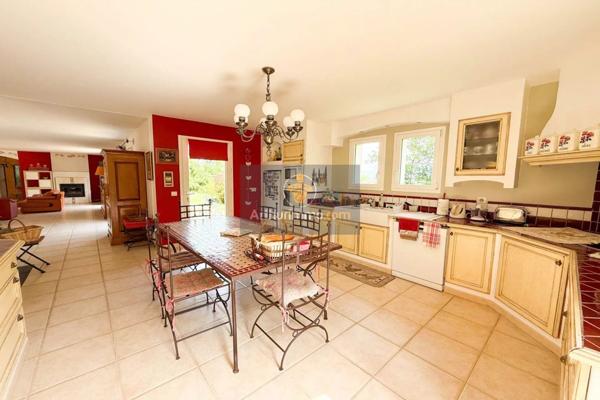 Vente Villa 8 pièces 224 m2 à Apt