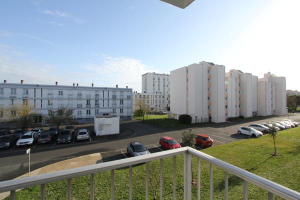 La Rochelle (17000) T4 lumineux – 3/4 chambres – balcon, cave, stationnement – La Rochelle Bel Air