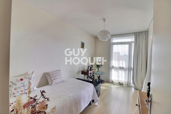 Rive droite du port T3 64 m², Garage et Cave