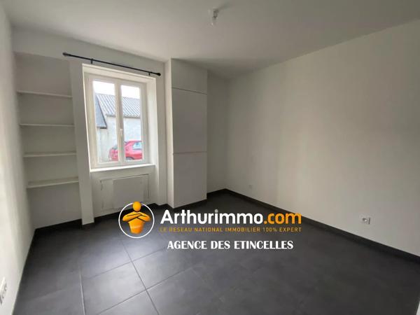 Location                                                      Maison
                        
                     4 pièces                      67 m2                     à Martigné-Ferchaud