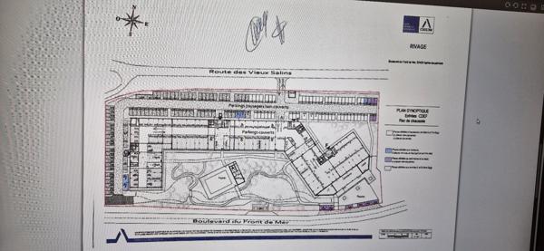 Parking / box Les Salins D Hyeres