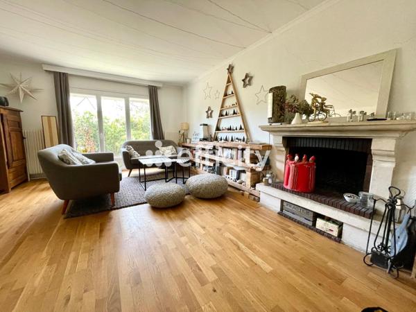 Maison
         8 pièces
        - 145 m² 416 000 € *