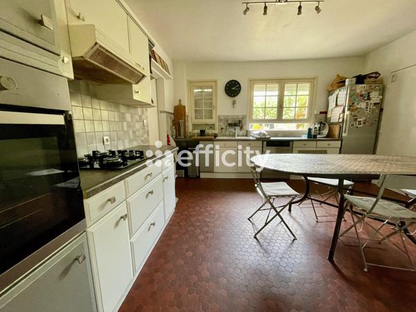 Maison
         8 pièces
        - 145 m² 416 000 € *