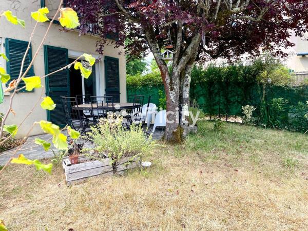 Maison
         8 pièces
        - 145 m² 416 000 € *