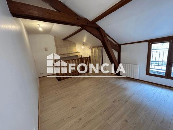 Location Appartement 2 pièces 29.68 m² - 14 RUE JEAN JACQUES ROUSSEAU - 6 RUE DES CAVES VASLINS Chinon 37500