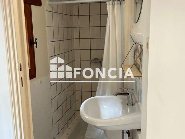 Location Appartement 2 pièces 29.68 m² - 14 RUE JEAN JACQUES ROUSSEAU - 6 RUE DES CAVES VASLINS Chinon 37500