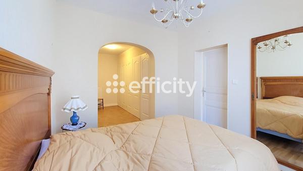Maison
         4 pièces
        - 110 m² Bien prestige 549 900 € *