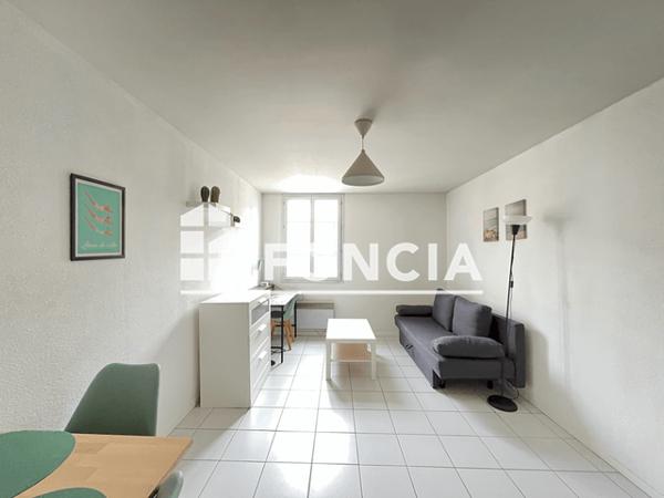 Location Studio meublé 22.66 m² - 13/15 RUE DU PAVILLON Bordeaux 33000