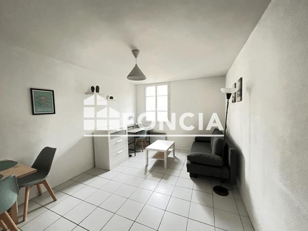 Location Studio meublé 22.66 m² - 13/15 RUE DU PAVILLON Bordeaux 33000